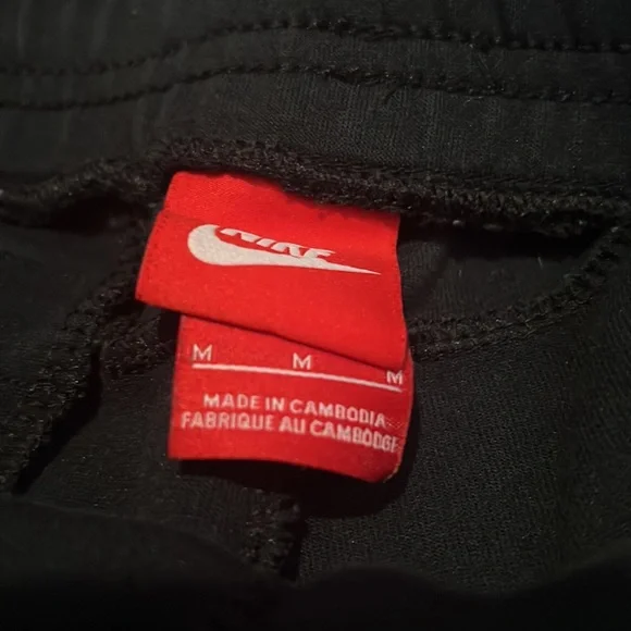 Nike men’s shorts. Size medium - Picture 2 of 5